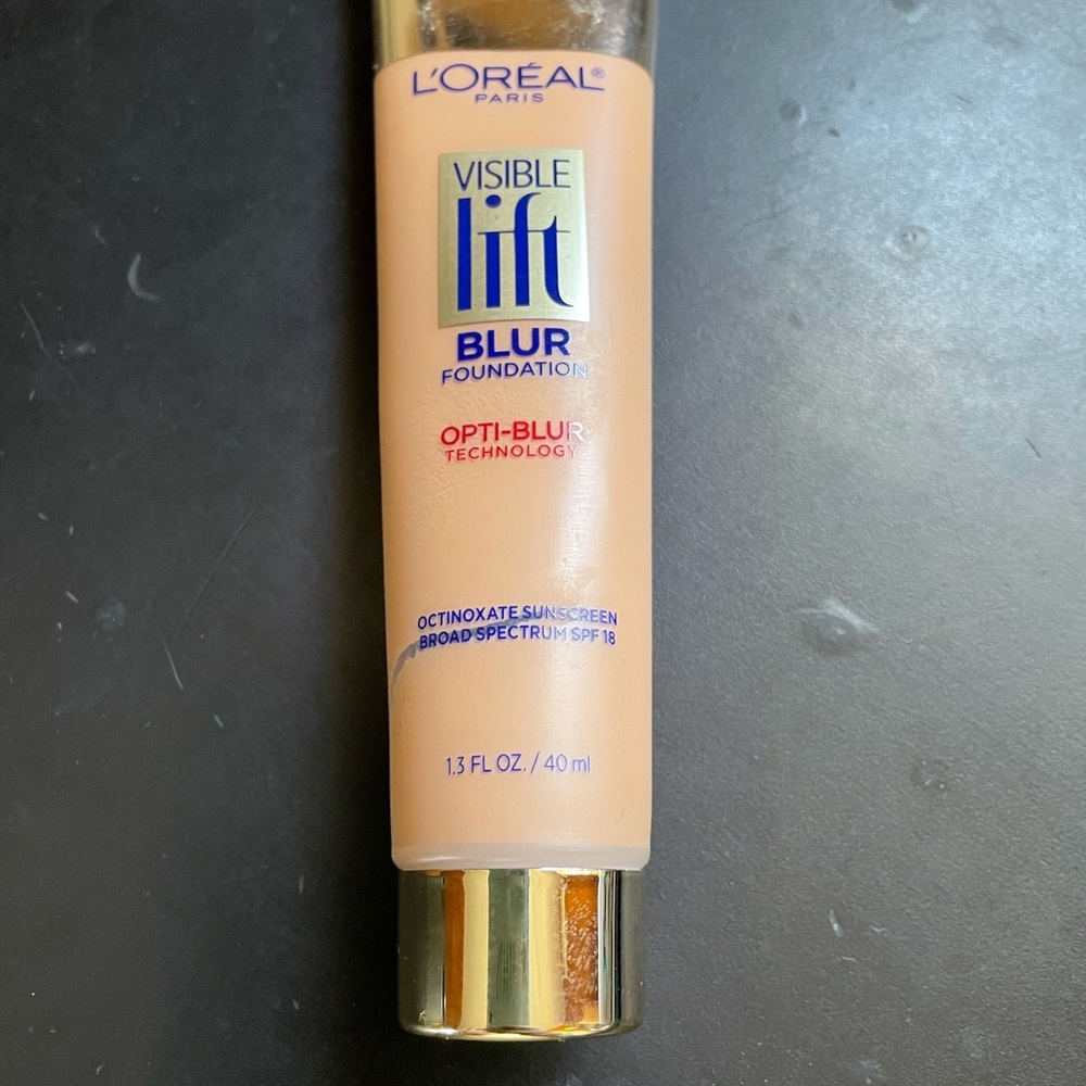 Brand new L'Oreal Paris Visible Lift Blur Foundation, 203 Nude Beige